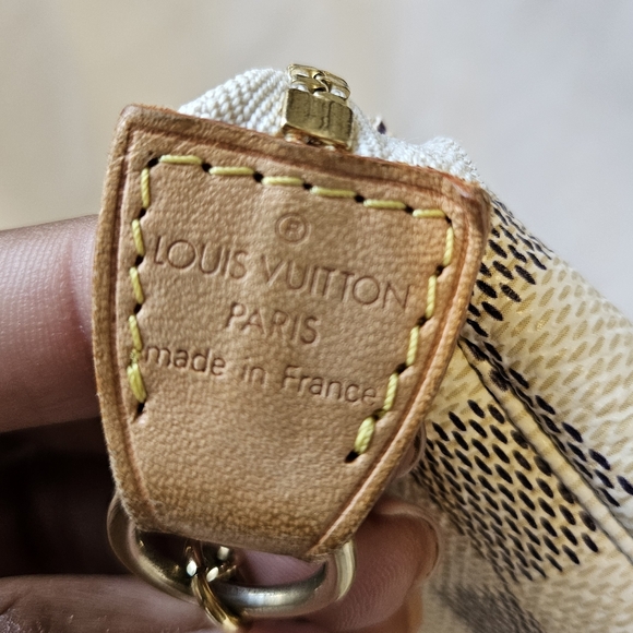 LOUIS VUITTON Damier Azur Mini Pochette - Picture 6 of 8